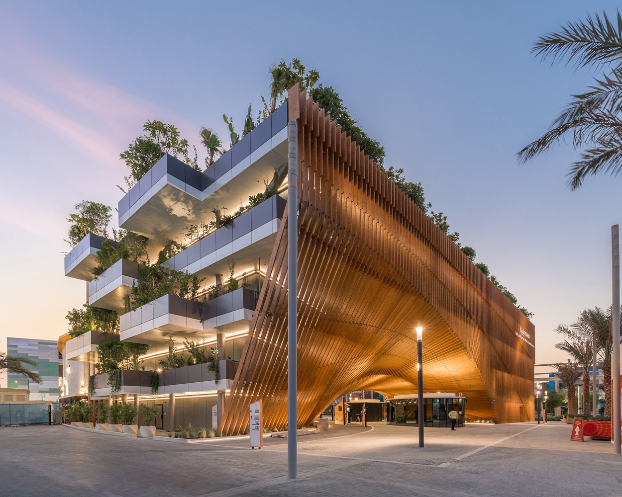 Green Arch Belgian Pavilion Expo 2020 Dubai / Vincent Callebaut Architectures + assar architects © Nizar Bredan