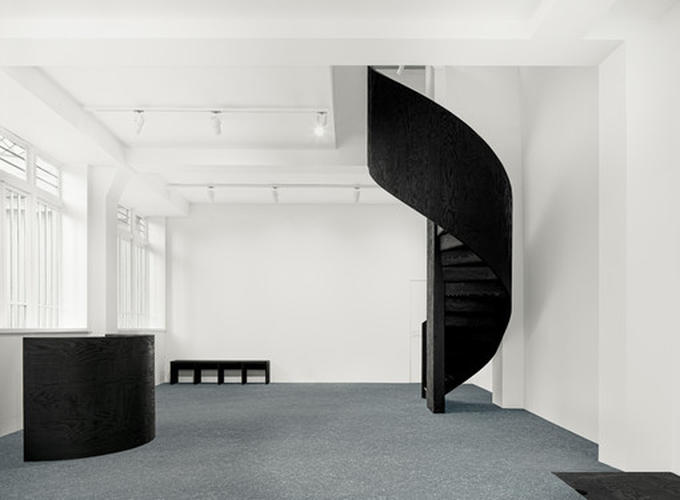 ESTATE ESTATE: An art gallery interior design Avenue Matignon in Paris